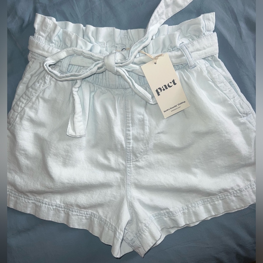 NWT: Pact Organic Light Wash Chambray Denim Chambray Paper Bag Short - M